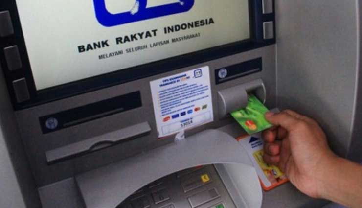 1. Cara Transfer BRI ke Seabank lewat ATM